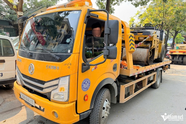 Tài xế chây ì đỗ nơi có biển cấm ở Hà Nội, CSGT xử lý cả Lexus LX600 và xe lu - 12