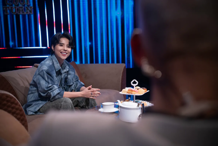 Vũ Cát Tường trong chương trình "Cuộc hẹn cuối tuần". Ảnh VTV