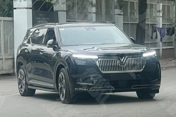 Chiếc VinFast VF 9 diện mạo mới lạ được bắt gặp ở Hà Nội. Ảnh: Bí mật Xe Biz/TA LONG