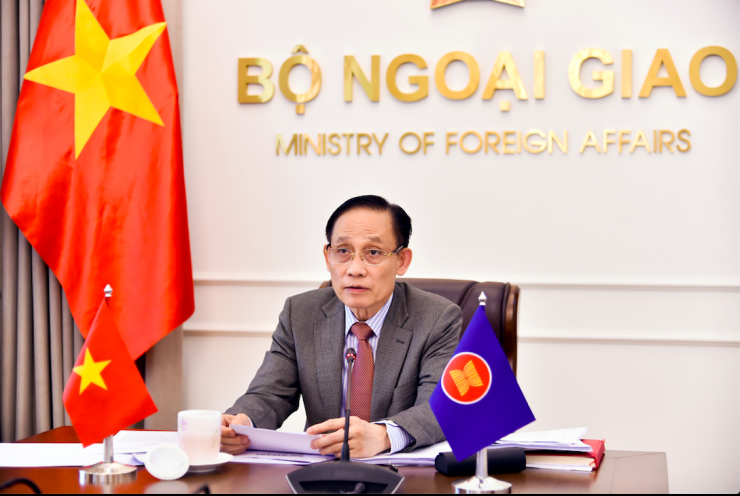 Bộ trưởng Ngoại giao Lê Hoài Trung tại cuộc họp trực tuyến với các Bộ trưởng Ngoại giao ASEAN. Ảnh: Mofa