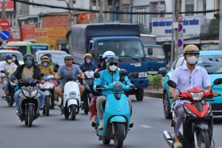 Giá xăng tăng, nhiều người tính chuyển sang xe điện