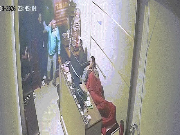 Công an vào cuộc vụ tài xế xe công nghệ hành hung người dân giữa đêm ở Hà Nội