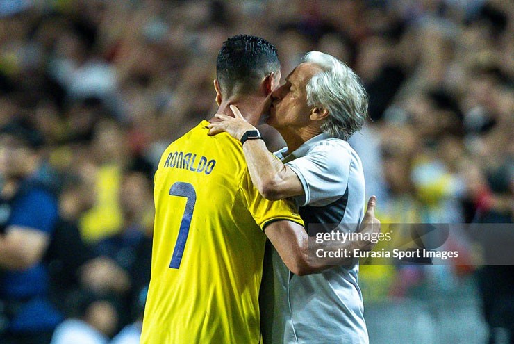 Ronaldo tiến cử HLV Al Nassr cho ĐT Bồ Đào Nha, qua mặt Mourinho