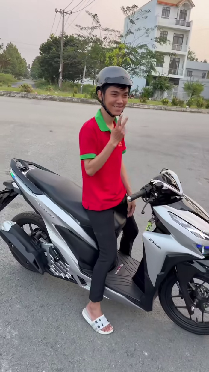 Diễn biến mới vụ nam nhân viên phục vụ trúng độc đắc 18 tỉ đồng - 1