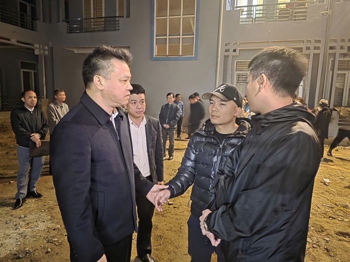 Đoàn công tác Ủy ban ATGT Quốc gia đến thăm hỏi, động viên các gia đình có người thương vong trong vụ lật xe khách 29 chỗ tại Lào Cai diễn ra cuối năm 2025