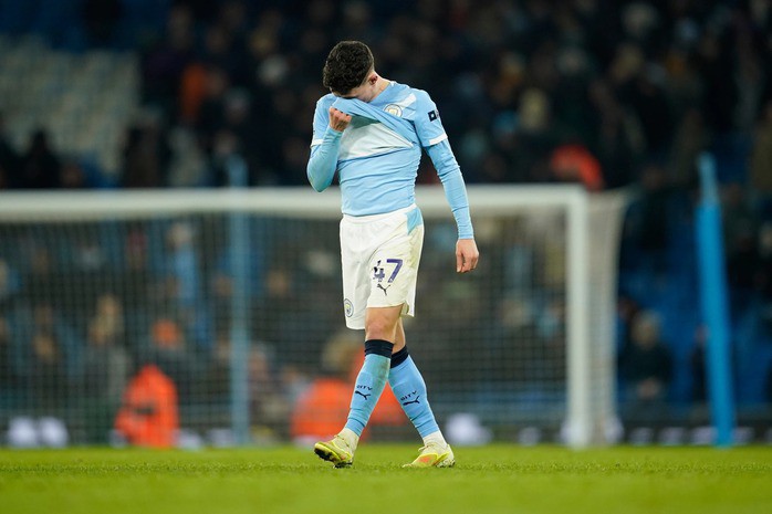 Phil Foden đang sa sút phong độ khó hiểu tại Man City. Ảnh: AP