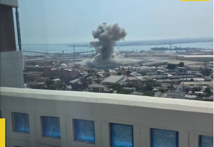 Iran tuyên bố tàu sân bay USS Abraham Lincoln "bị tấn công và rút nhanh", Mỹ nói gì? - 3