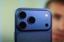 “Con mắt cơ học” trên iPhone 18 Pro khiến người dùng chán ngấy smartphone đời cũ
