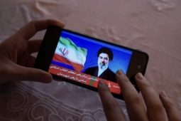 Quan chức Iran: Mỹ sẽ hối hận, không thể thắng chỉ bằng vài dòng tweet