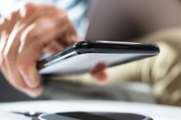 Vì sao điện thoại vẫn sạc chậm dù hỗ trợ sạc nhanh?