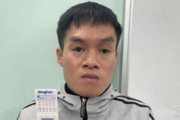 Đang ở nước ngoài, người mẹ quê Bắc Ninh tá hỏa khi nhận được ảnh "nóng" của con gái qua Facebook