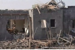 Cảnh hoang tàn tại Israel sau loạt tập kích tên lửa mới nhất của Hezbollah