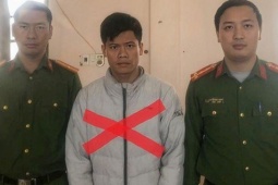 Khởi tố đối tượng kéo lê bạn gái trên đường