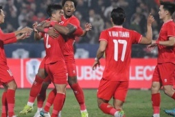 Tuyển Việt Nam làm mới lực lượng