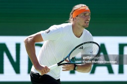 Tennis đỉnh cao Indian Wells: Zverev thắng dễ, Sabalenka vất vả đoạt vé đi tiếp