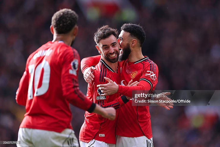 MU nỗ lực đua vé dự Champions League mùa tới