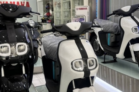 Xe máy điện đua giảm giá, có mẫu hạ sâu tới 17 triệu đồng