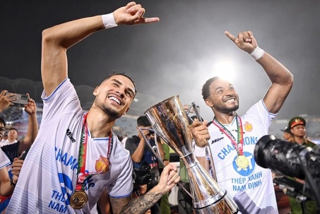 HLV Vũ Hồng Việt: "ĐT Việt Nam sẽ cực mạnh với Xuân Son - Hoàng Hên"