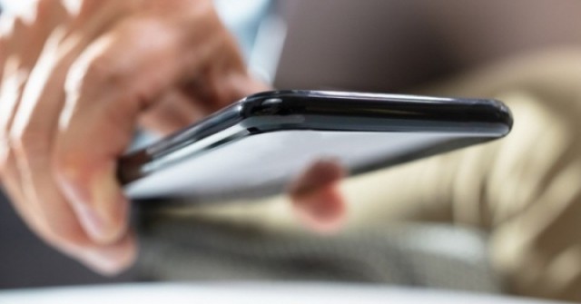 Vì sao điện thoại vẫn sạc chậm dù hỗ trợ sạc nhanh?