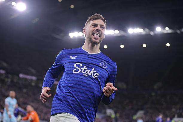 Dewsbury-Hall đã ghi bàn &amp; kiến tạo trong cả 2 trận gần nhất của Everton