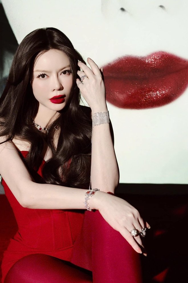 Diễn viên Lý Nhã Kỳ.