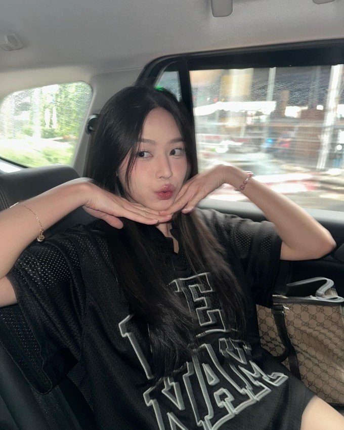 Bóc giá trang phục của Hoa hậu Thanh Thủy: Nhiều đồ bình dân mà mặc lên vẫn sang - 13