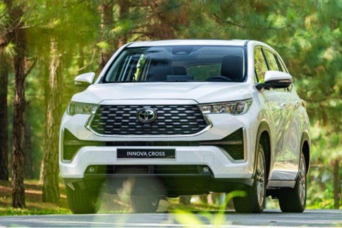 Toyota Innova Cross HEV.