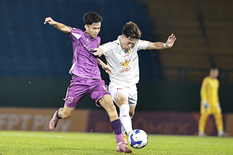 Video bóng đá Becamex TP HCM - Hà Tĩnh: Siêu phẩm mở điểm, bùng nổ hiệp hai (V-League)