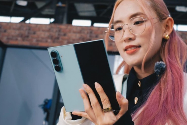 Galaxy Z Fold 8 sẽ không bị tăng giá nhờ....Apple