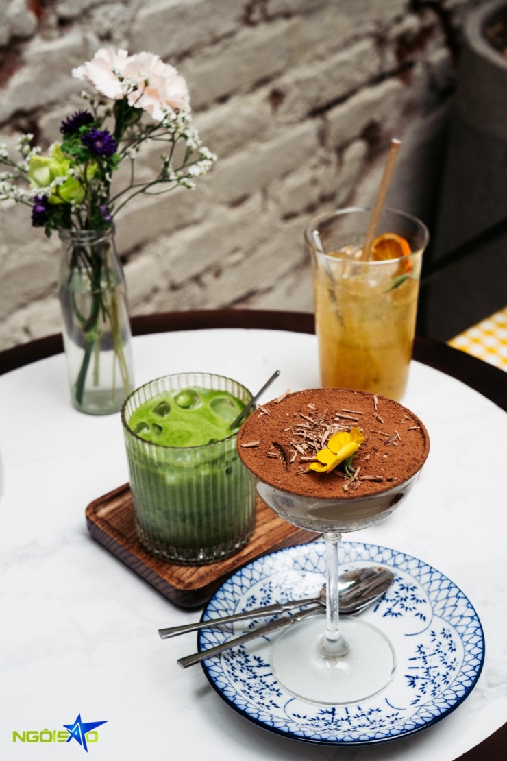 Quán cà phê ngập hoa tươi và cây xanh thành điểm 'sống ảo' của nàng thơ - 13