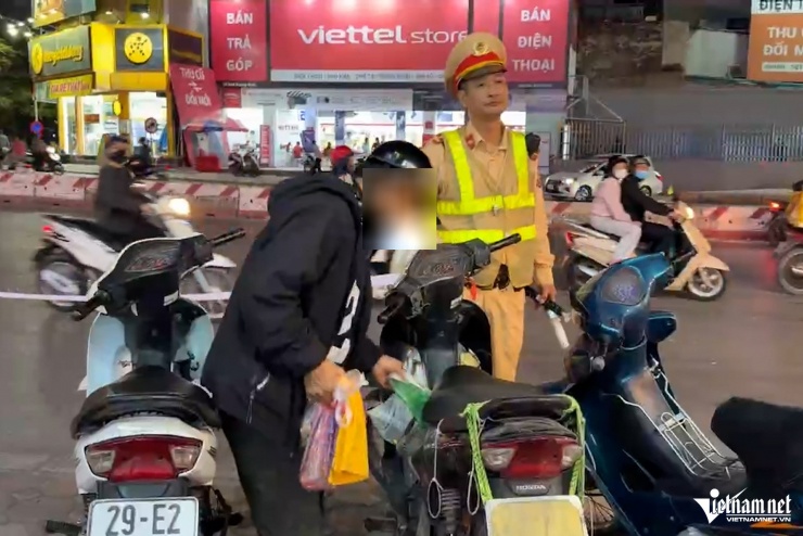 Vi phạm nồng độ cồn lần 2 trong tháng, người đàn ông bỏ xe rời hiện trường - 7