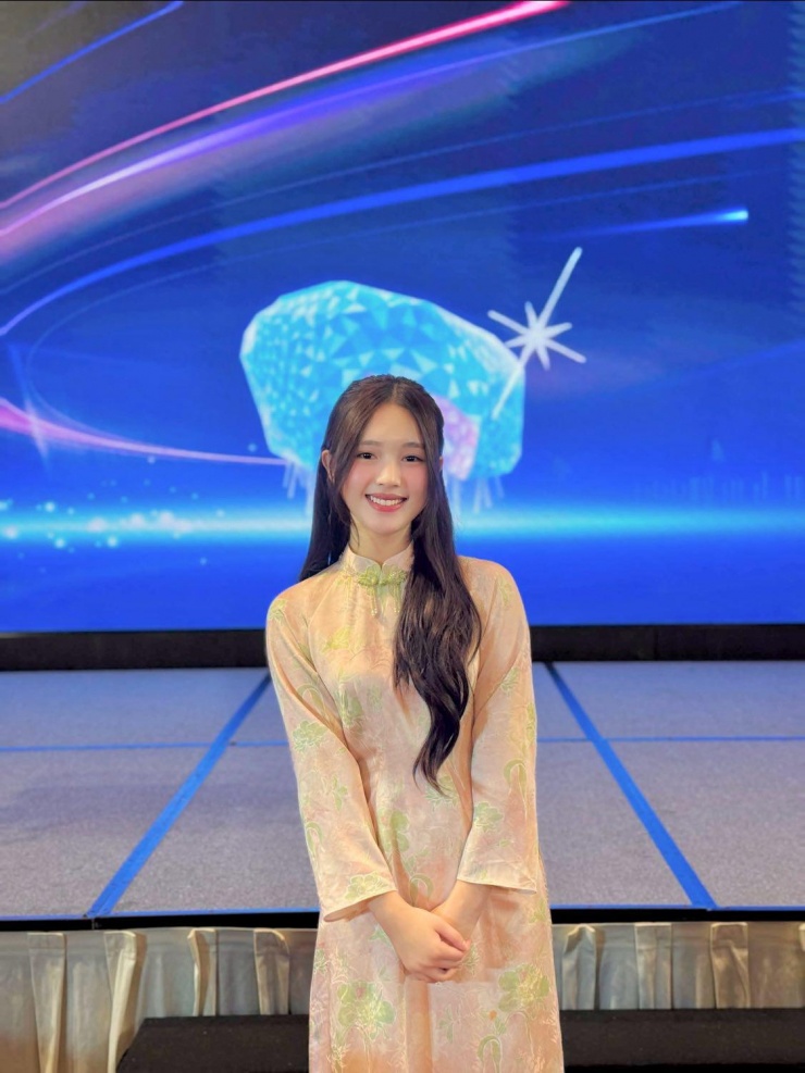 Điểm mạnh của Phương Anh nằm nhiều hơn ở các kỹ năng mềm như hùng biện, lãnh đạo hay làm việc nhóm. Ảnh: NTCC