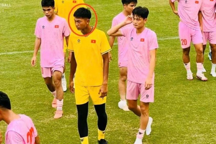 Thủ môn Nguyễn Bá Nhật Ka từng tập luyện cùng U20 Việt Nam.