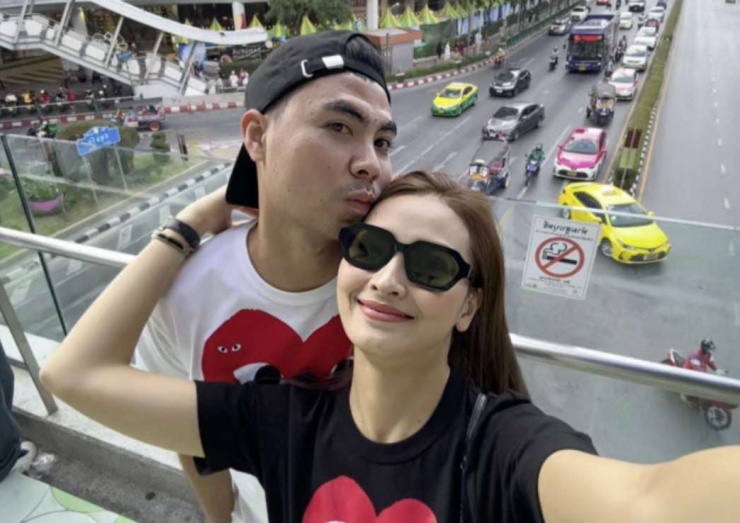 Hình ảnh cặp đôi trong một chuyến du lịch. (Ảnh: FBNV)