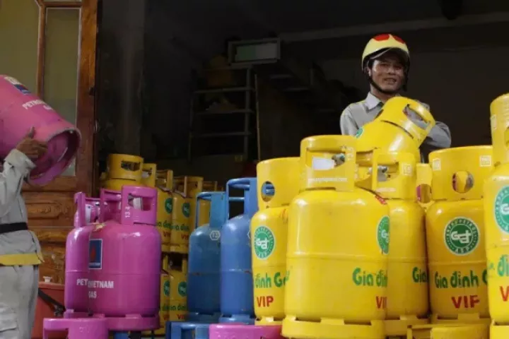 Nguồn cung bảo đảm, vì sao giá gas bán lẻ liên tục tăng?