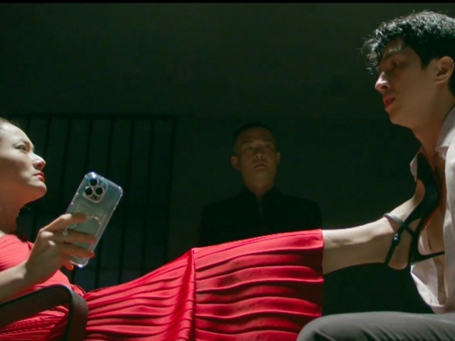 Vai diễn 'quái đản' của diễn viên Lan Phương với bạn diễn kém 10 tuổi