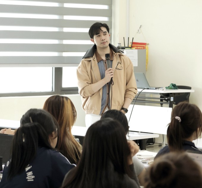 Công Lưu đánh giá một buổi học cũng giống như một chương trình truyền hình. Ảnh: NVCC