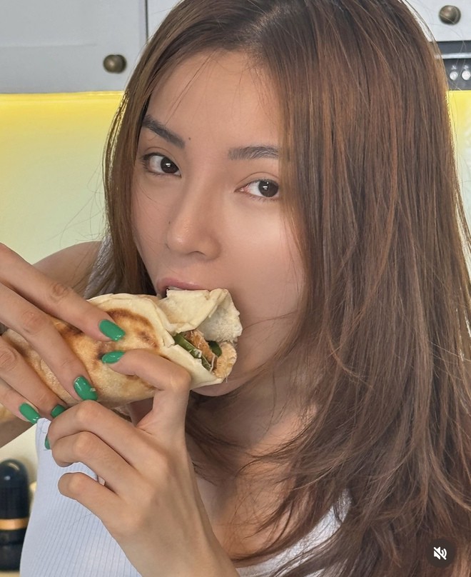 Hoa hậu Kỳ Duyên khiến người hâm mộ trầm trồ khi làm tiệc tại gia - 12