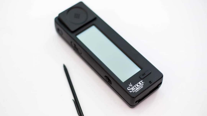 Máy liên lạc cá nhân IBM Simon được coi là chiếc điện thoại thông minh đầu tiên. (Ảnh: Getty Images)