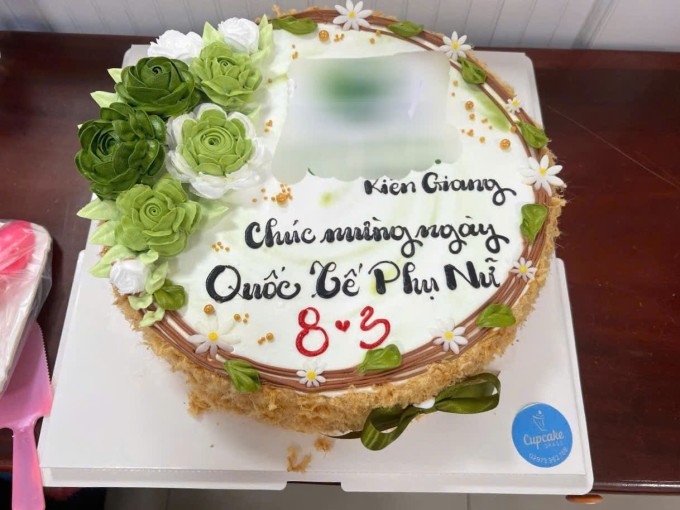 Bánh kem nghi gây ngộ độc cho nhiều người ăn. Ảnh: Dương Đông