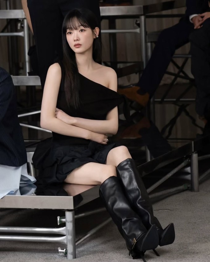 Nổi tiếng qua các series Squid Game và All of Us Are Dead, nữ diễn viên Lee Yoo Mi cho biết cân nặng của cô thường duy trì quanh mức 41 kg trong nhiều năm nhờ thói quen sinh hoạt đơn giản và ổn định. Ảnh: Instagram leeyoum262