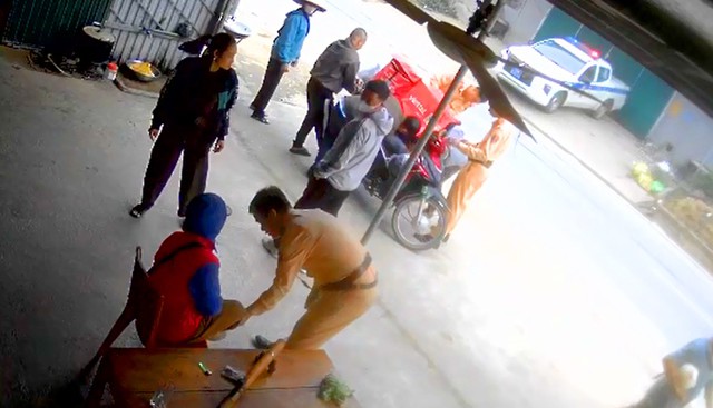 Rất may mắn, chị N. chỉ bị xây sát nhẹ.