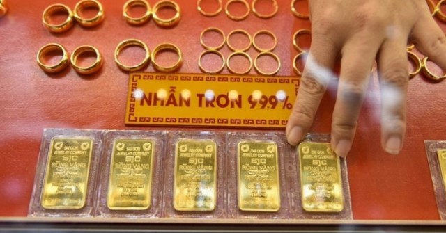 Người mua vàng miếng SJC lỗ gần 8 triệu đồng/lư...