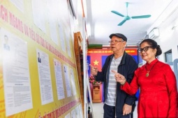 Cử tri có được nhờ người khác bầu cử hộ? Luật quy định rõ những trường hợp viết hộ, bỏ hộ phiếu