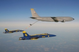 Năm máy bay tiếp nhiên liệu Mỹ trúng đòn tập kích của Iran