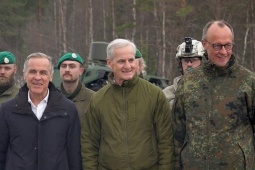 NATO hối thúc Mỹ thay đổi quyết định về dầu mỏ Nga, ông Donald Trump từ chối Ukraine