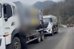 Cả nhà bới 10 tấn rác tìm túi vàng