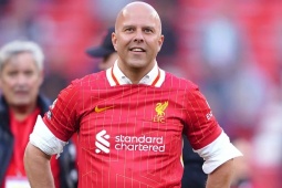 Tin mới nhất bóng đá tối 14/3: Arne Slot ca ngợi Liverpool