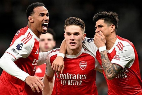 Arsenal sống dựa "bóng chết", có phải xấu xí nhất lịch sử Ngoại hạng Anh?
