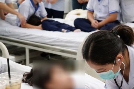 Đà Nẵng: 13 học sinh nhập viện nghi ngộ độc sau khi uống trà sữa mua gần trường